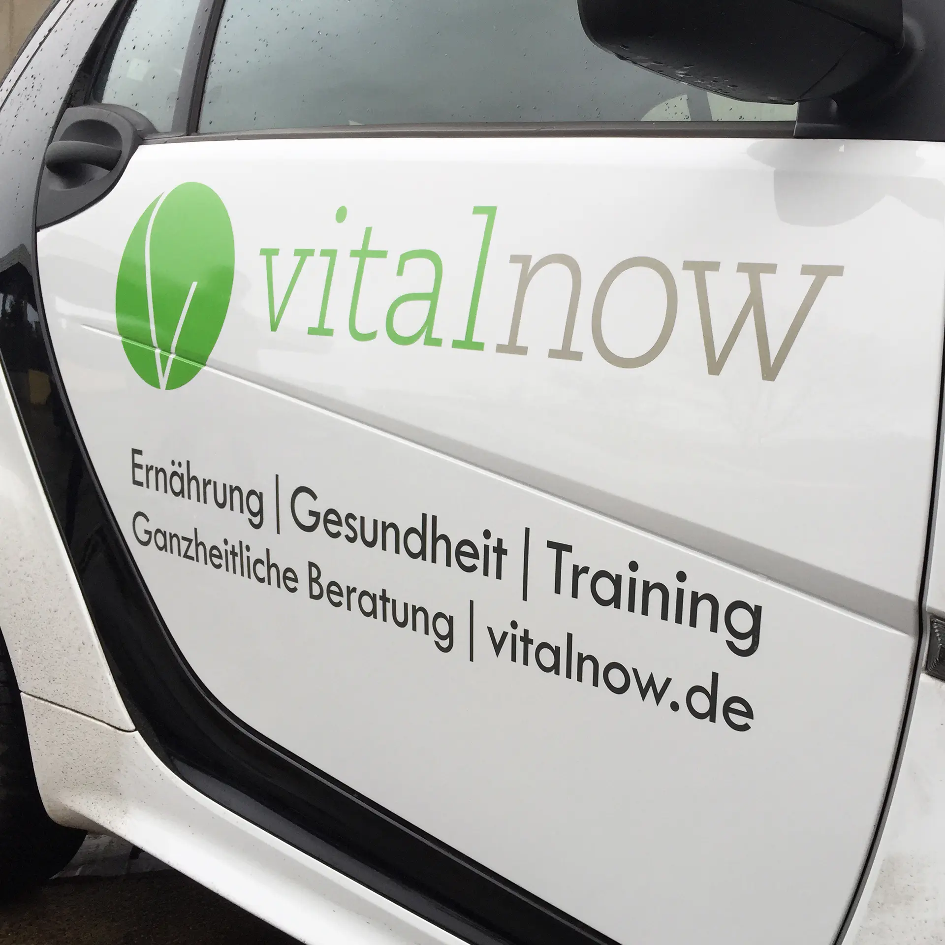 Fahrzeugbeschriftung für vitalnow von AR Display