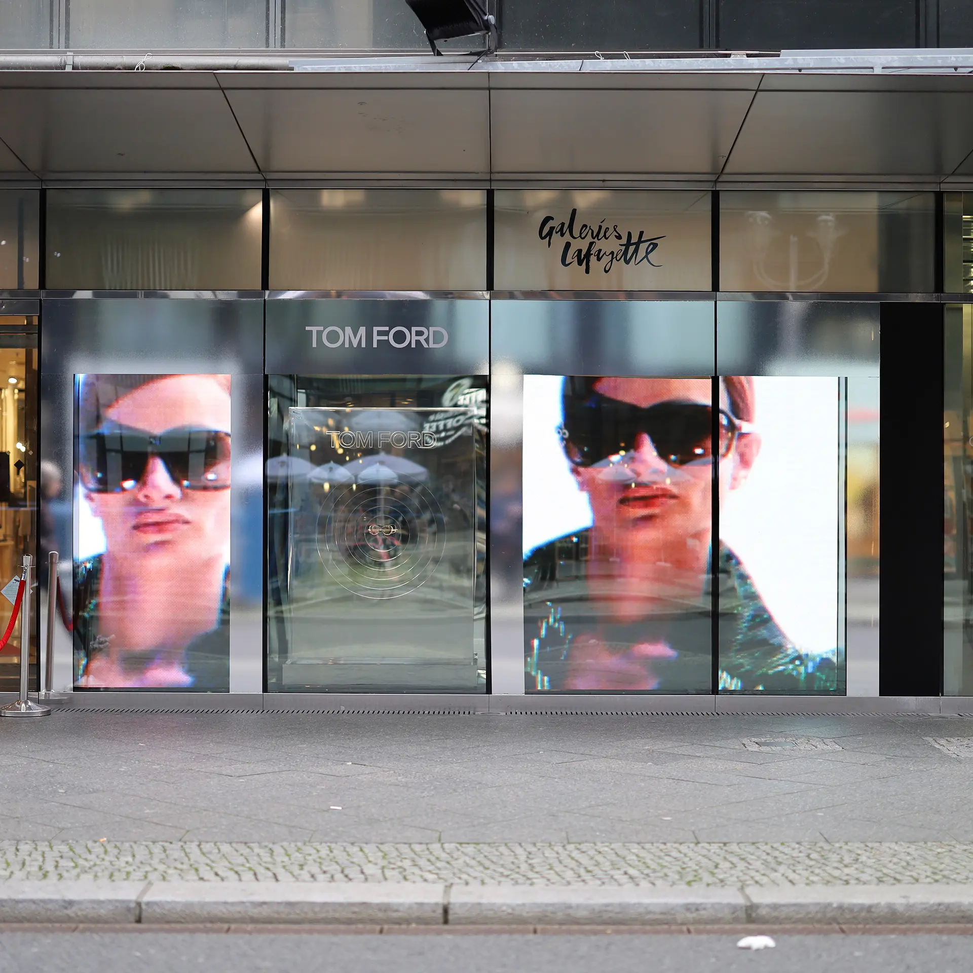 Schaufensterwerbung für Tom Ford von AR Display