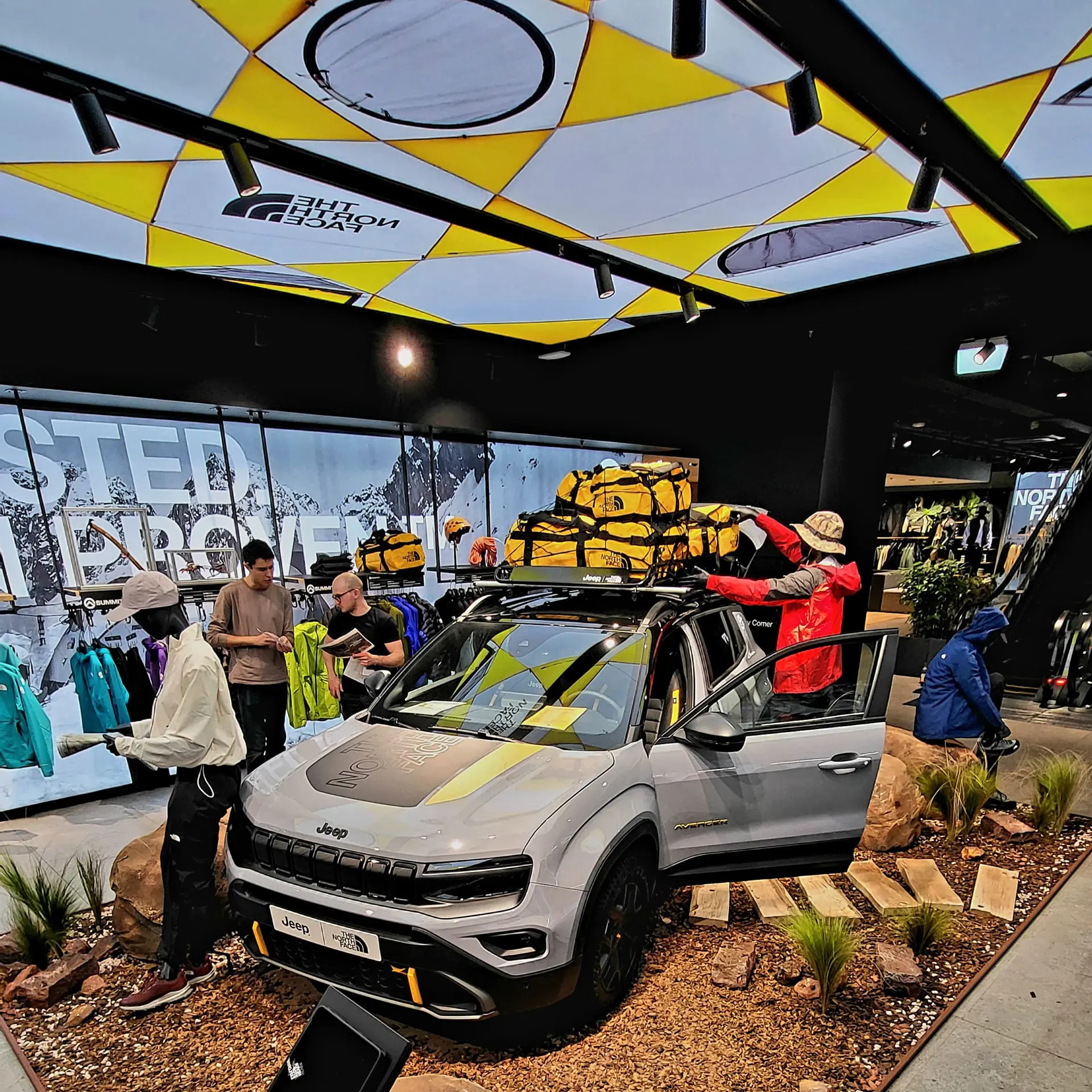 Sonderbau für The North Face von AR Display